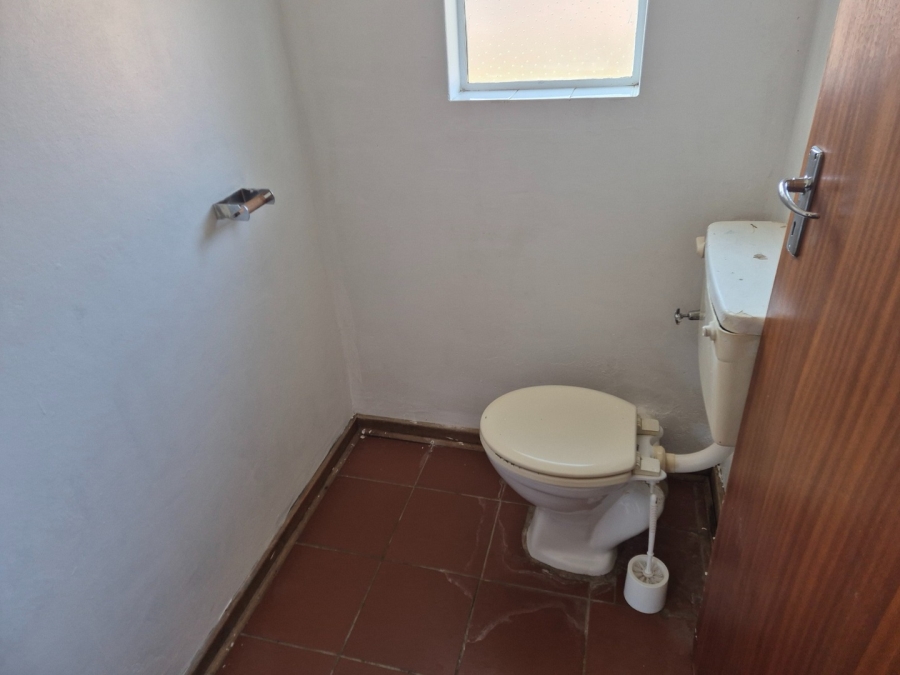 To Let 3 Bedroom Property for Rent in Kannoniers Park North West